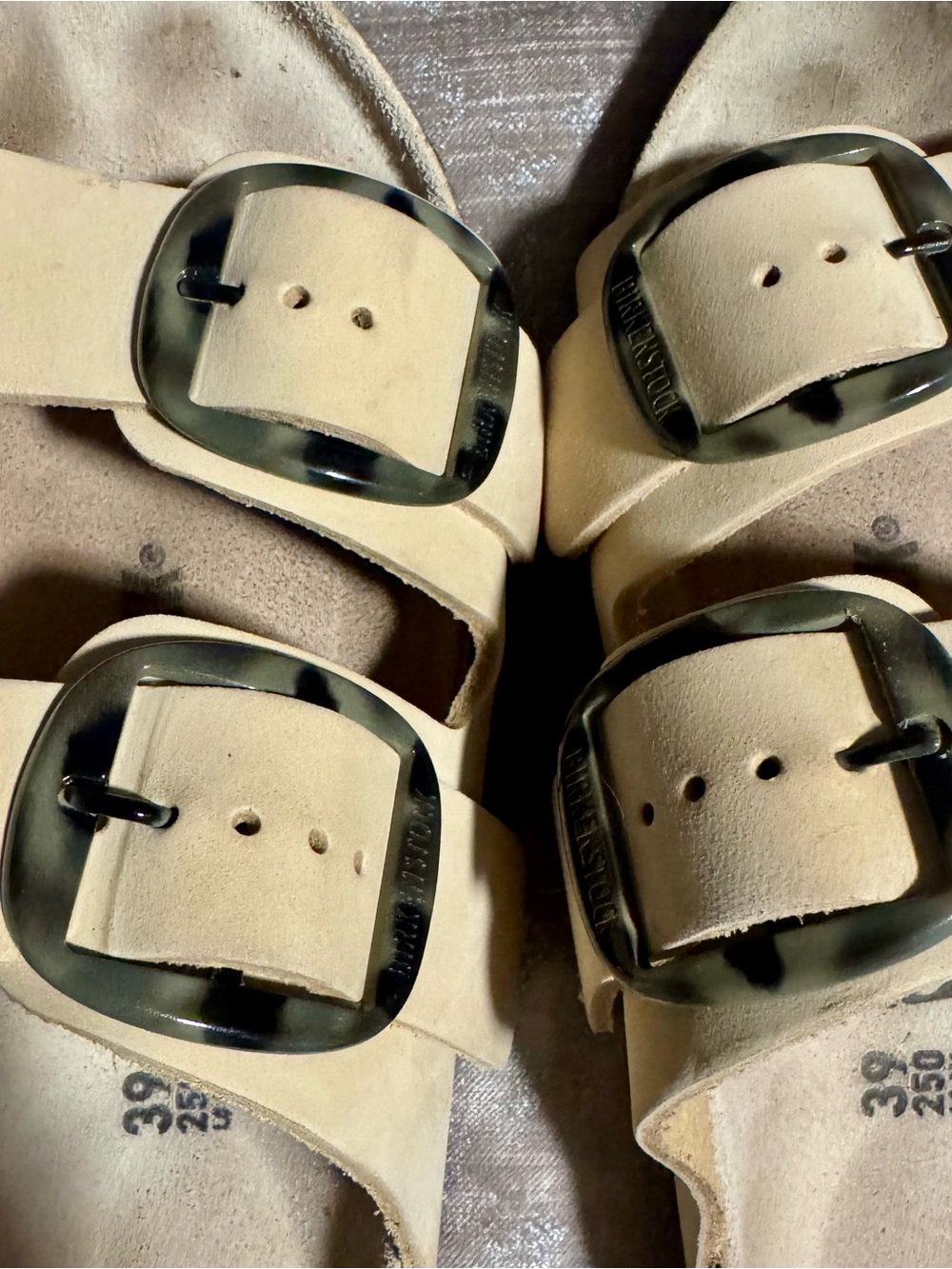 Birkenstock Arizona Big Buckle
Nubuck Leather - Picture 11 of 11